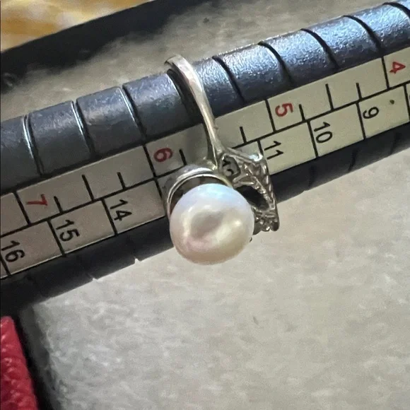 # 0871+ White Gold Plated Culture W/ tiny cubic. Freshwater Pearl Ring 5.5. - Picture 6 of 9